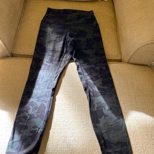 Lululemon Align 7/8 Pant Camo Size 4